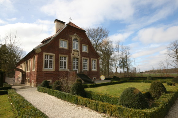 Haus Rüschhaus von der Gartenseite. Zu Droste-Zeiten war es ein Bauerngarten, keine barocke Anlage wie heute. Foto: Monika Gemmer
